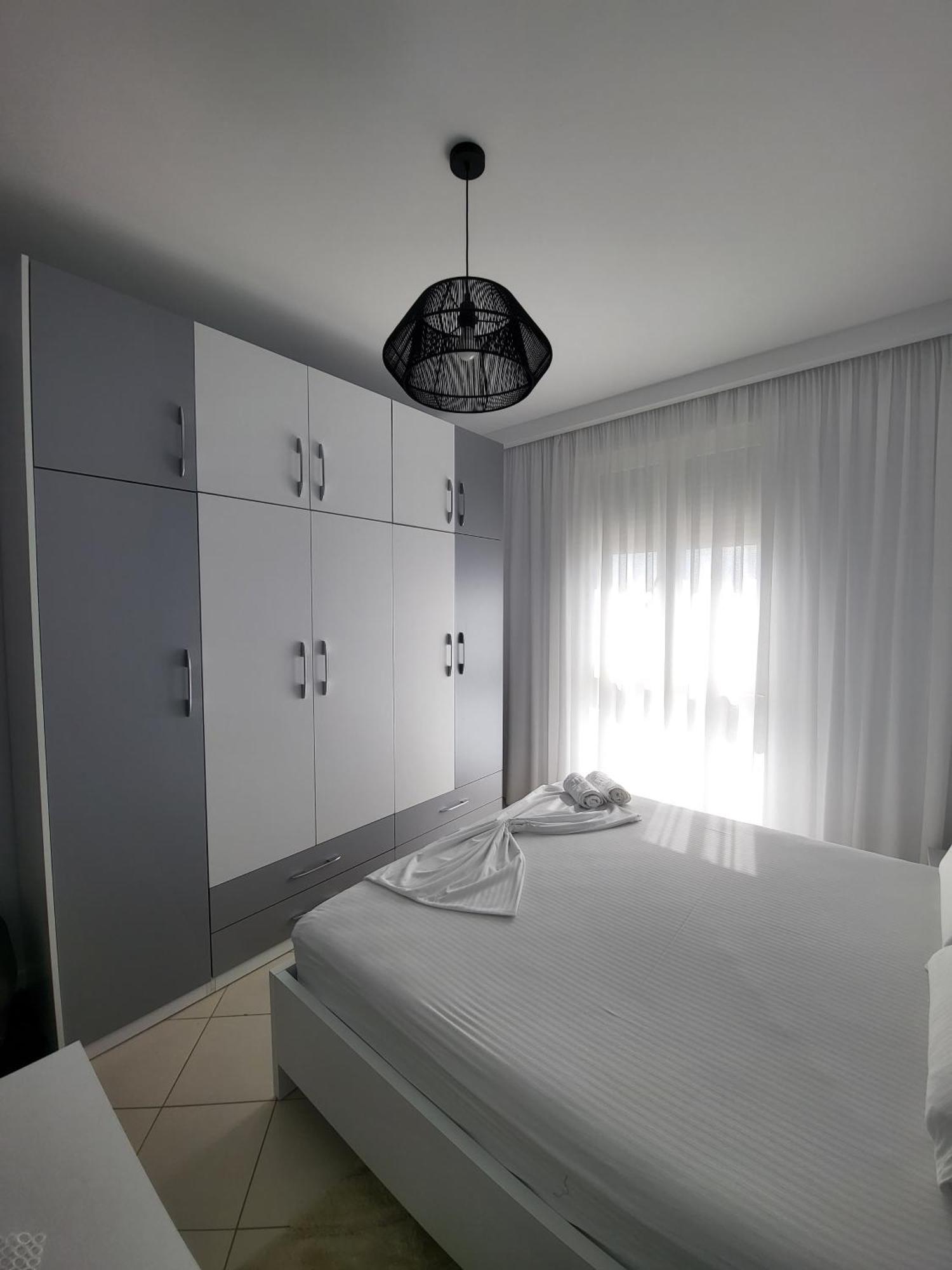 Alex'S Apartment 2 Дуррес Екстер'єр фото